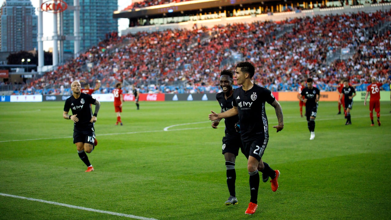 Sporting KC squanders stoppage-time lead, plays to 2-2 draw with Toronto FC